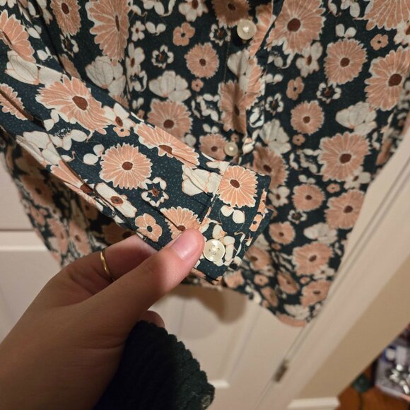 Trovata Birds of Paradis Groundcover Floral Button Down Floral Helena Blouse - Picture 6 of 13